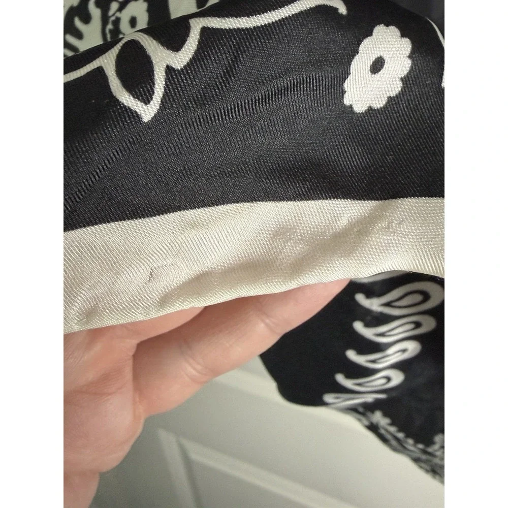 Rebecca Minkoff Scarf Pure Silk Black Paisley Bandanna Print pattern SZ 32